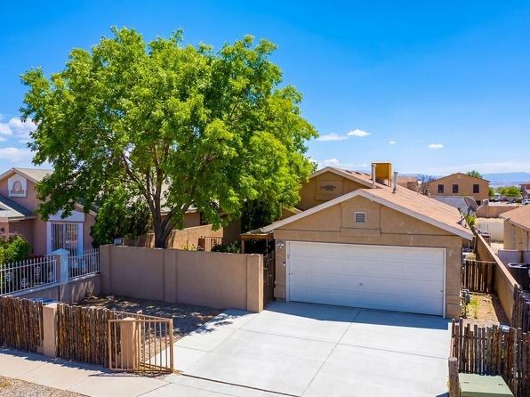 1932 Desert Breeze Dr SW, Albuquerque, NM 87121